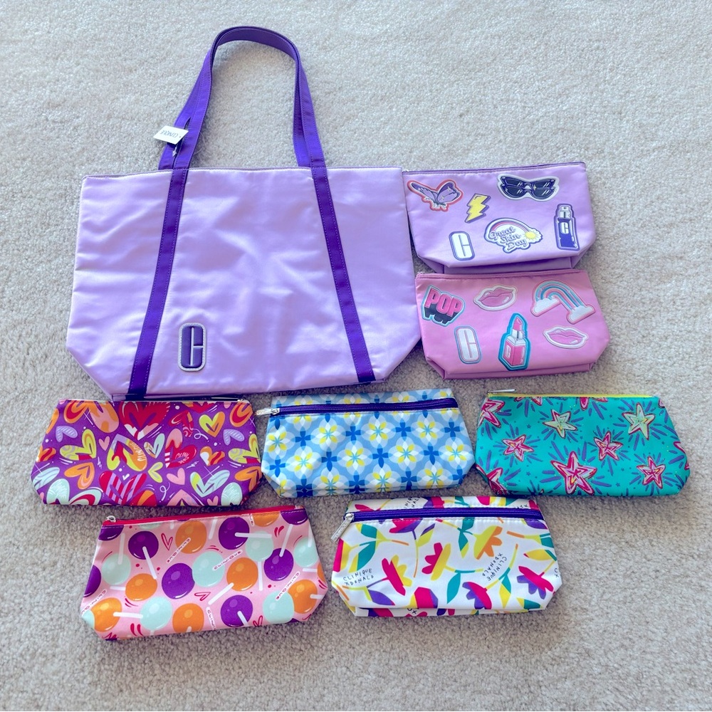 8 all brand new Clinique cosmetic bag, and handle bag, tote